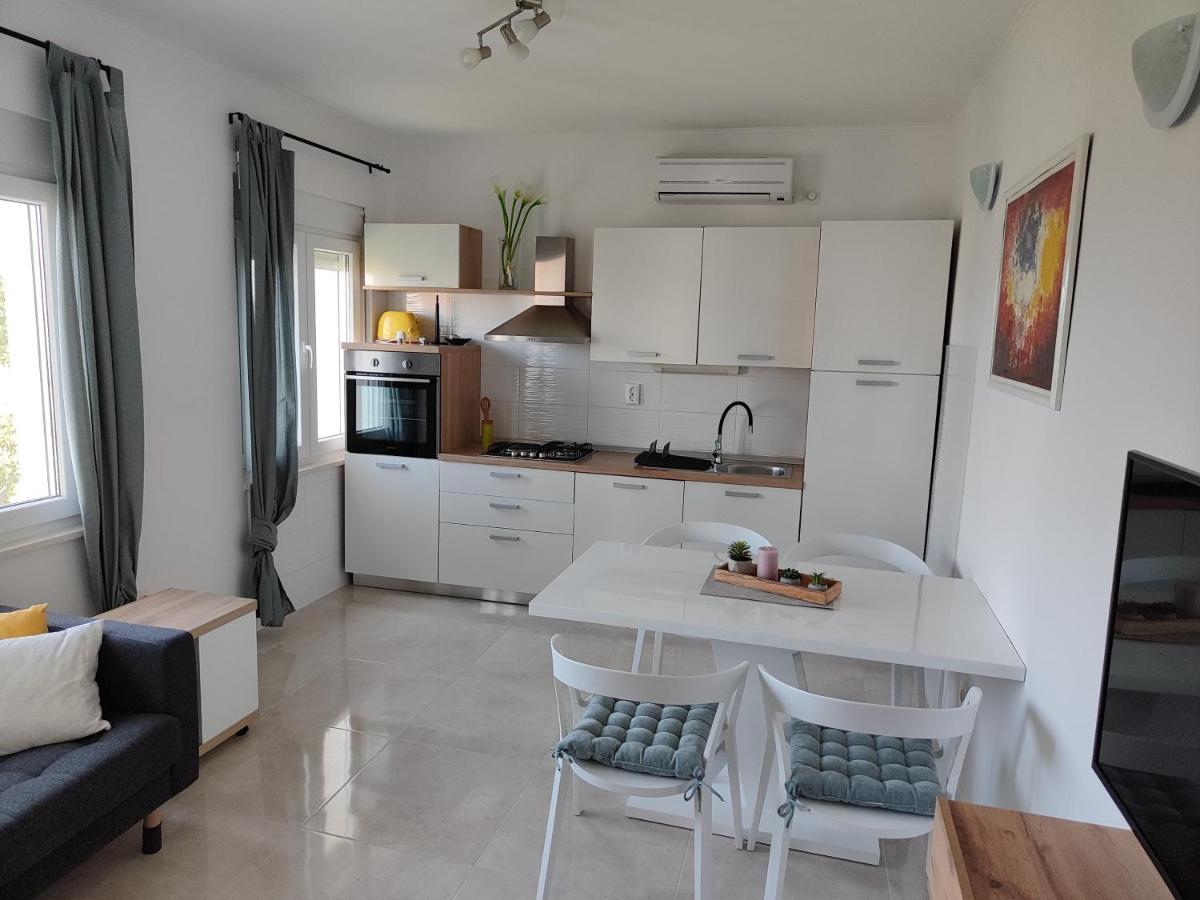 Apartmani Seka Vodice Bagian luar foto