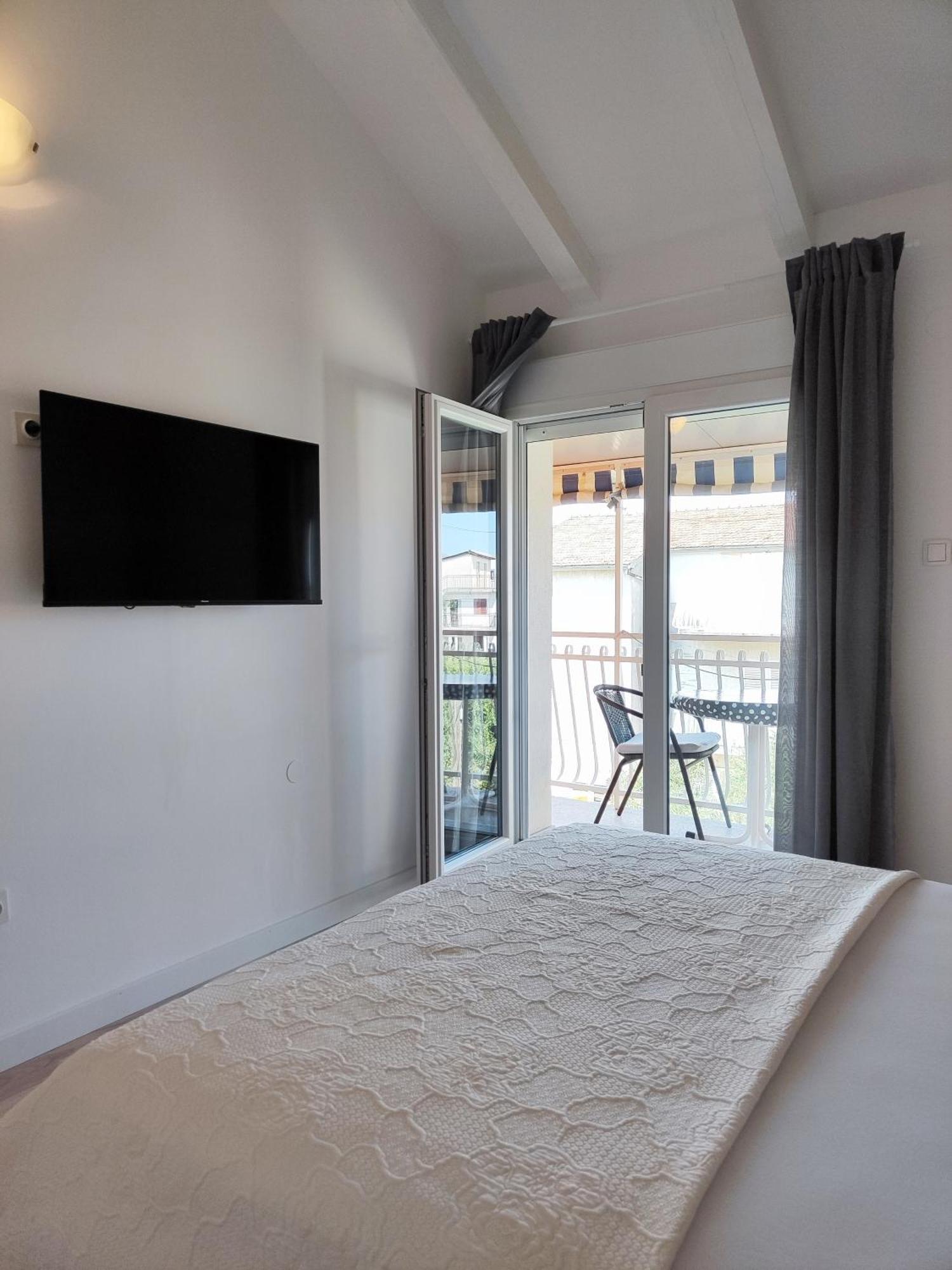 Apartmani Seka Vodice Bagian luar foto